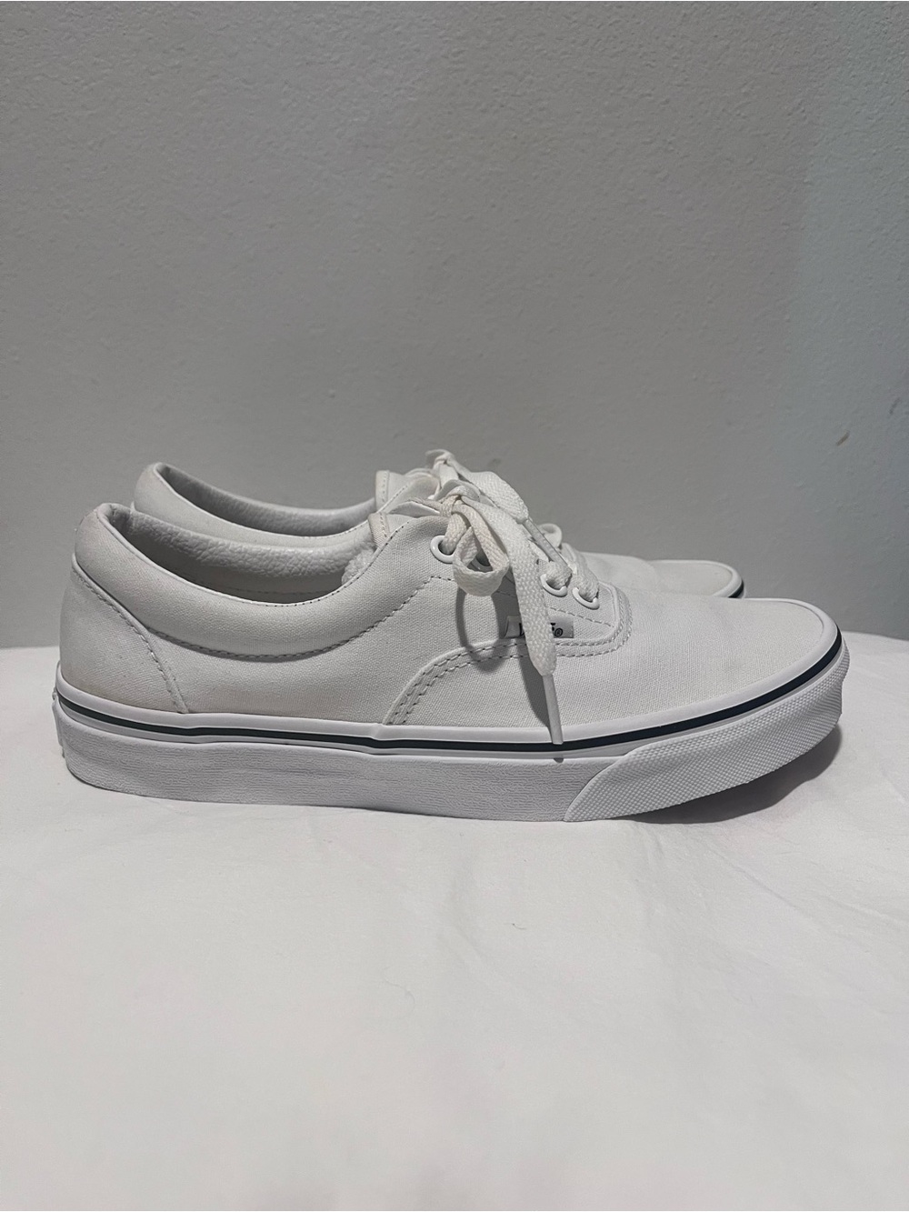 Vans Era Sneakers in White Women’s Size 8